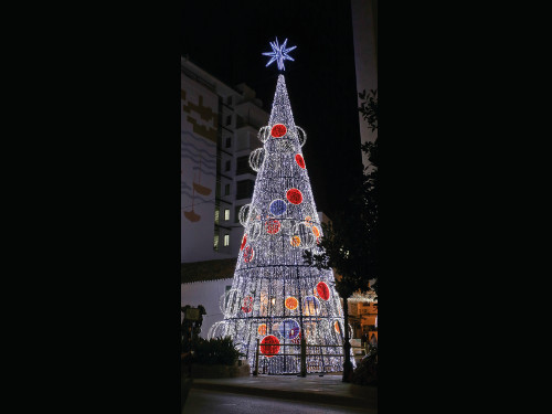 Alquiler de árboles de Navidad con estructura metálica